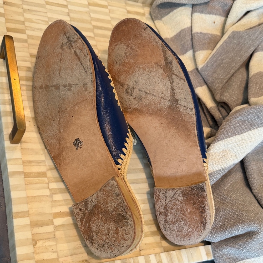 Handcrafted Blue and tan raffia Mules - Picture 4 of 6